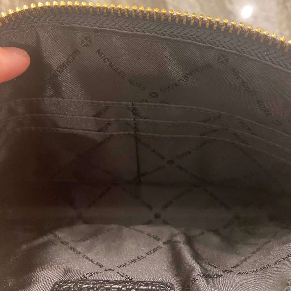 MICHAEL KORS Black Large Jet Set Clutch - Picture 5 of 6